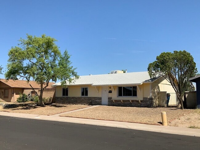 Building Photo - ? Newly Remodeled! 3-Bed/2-Bath in North P...