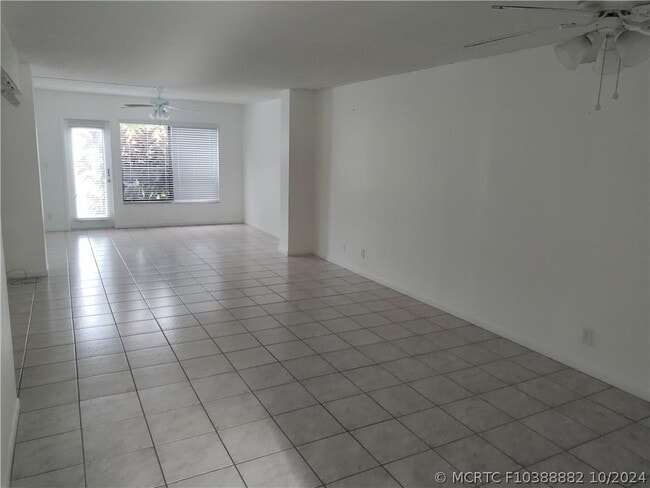 Building Photo - 3050 NW 42nd Ave