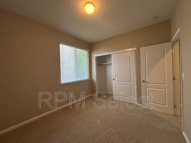 Building Photo - 2206 Ranch House Ct