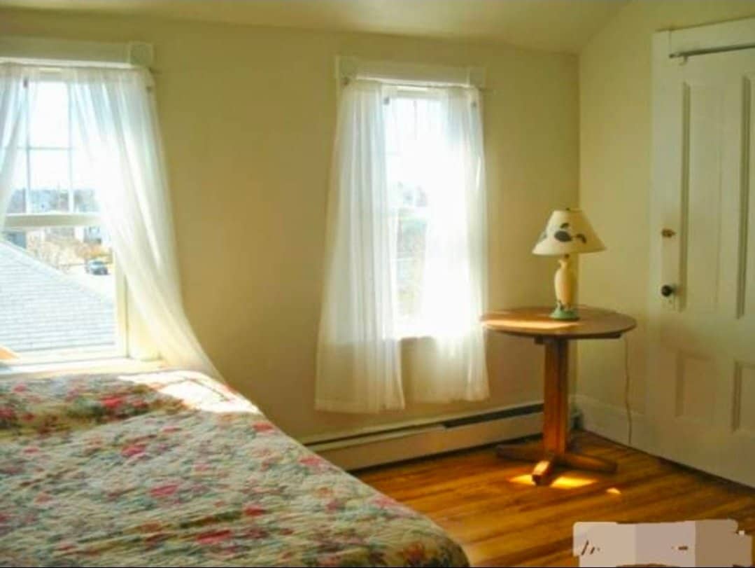 Building Photo - 102 Revere St