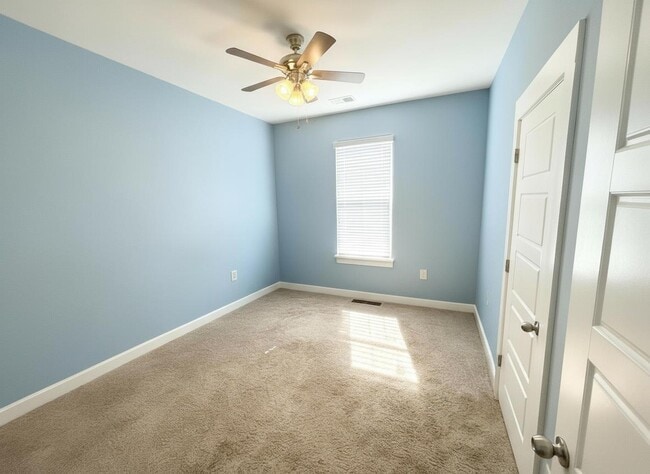 Building Photo - 313 Oak Bend St