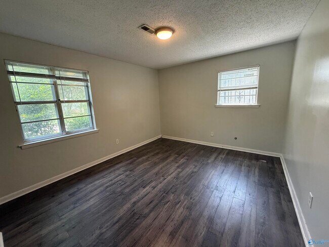 Building Photo - 5020 Ortega Cir NW