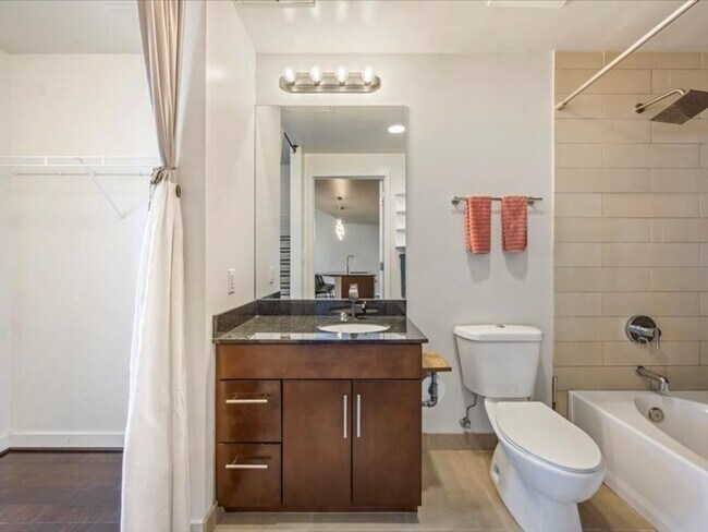 Building Photo - Luxury High Rise Condo Available 7/1/25