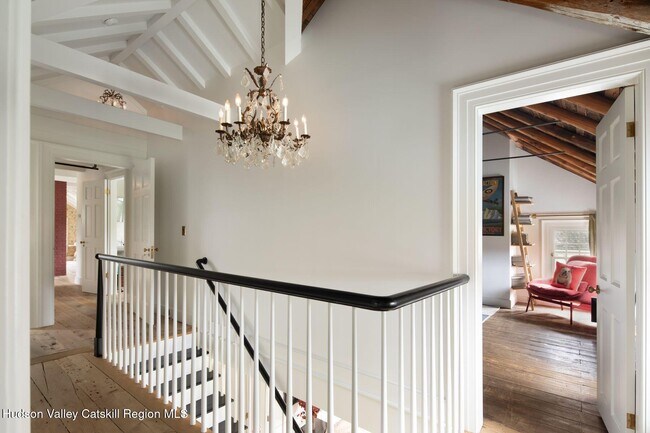 Building Photo - 2073 NY-82