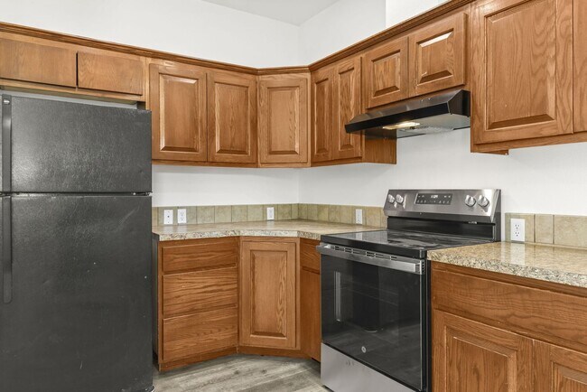 Building Photo - 3745-3749 SE 127th Place