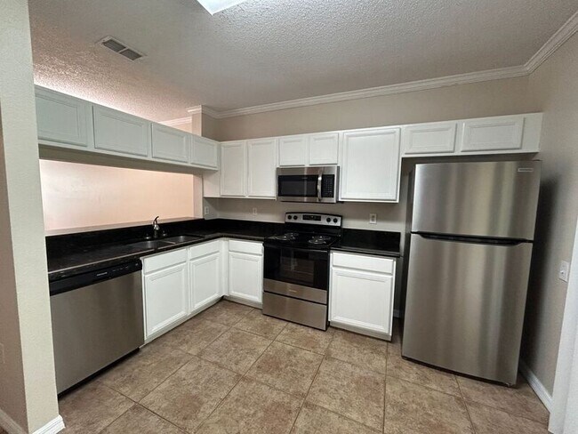 Building Photo - 12477 Berkeley Square Dr