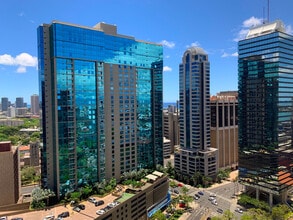 Building Photo - Convenient Downtown  1 Bed 1 Bath 1 Parking in the Kukui Plaza