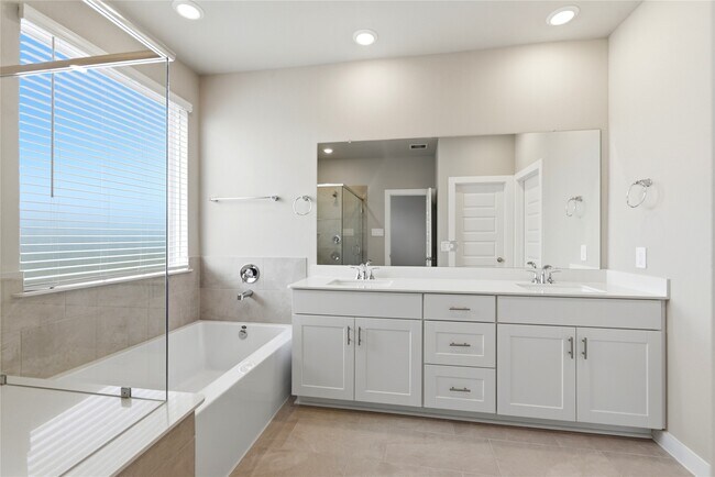 Building Photo - 10010 Rustic Charm St