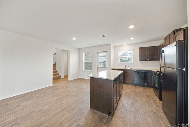 Building Photo - 6536 Dynamic Sound
