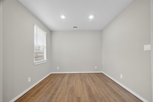 Building Photo - 4121 Fig Grv St