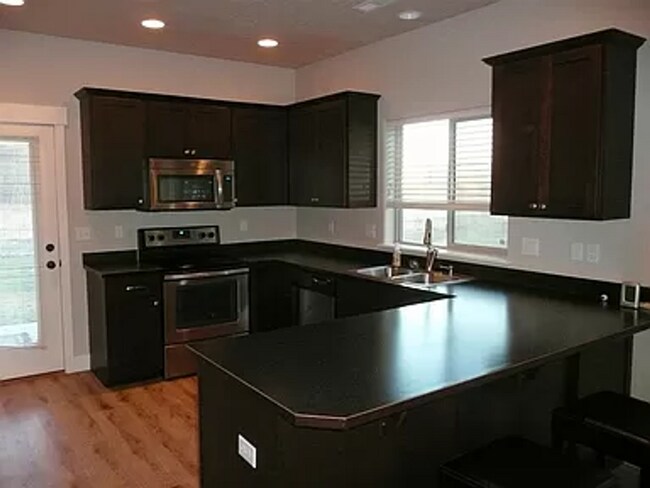 Building Photo - Beautiful 3 bed 3 bath home available in Cheney WA!