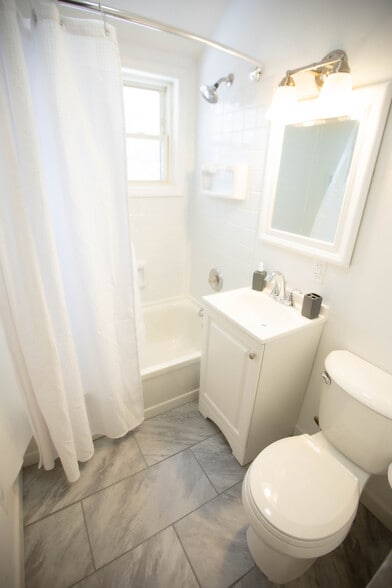 Modern tiled bathroom - 17 Caldwell Pl