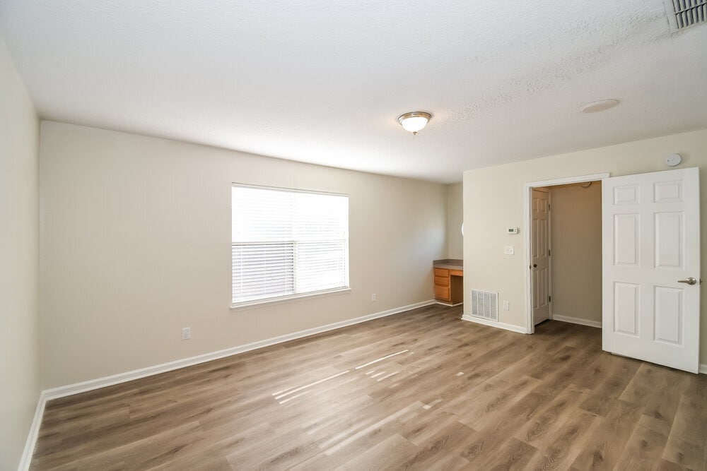 Building Photo - 732 Dewdrop Loop