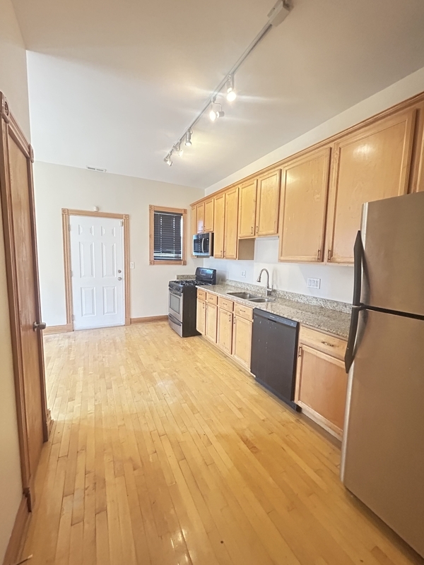 Building Photo - 4518 S Vincennes Ave