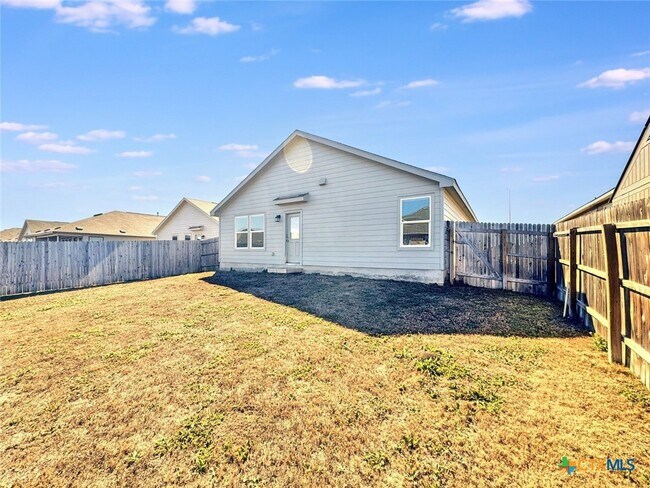 Building Photo - 506 Blue Stem Rd