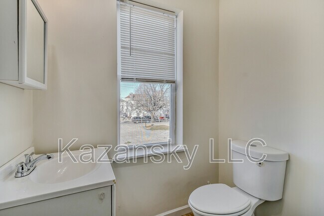 Building Photo - 5625 Sprague St