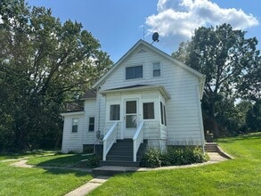 Building Photo - 438 Ada St