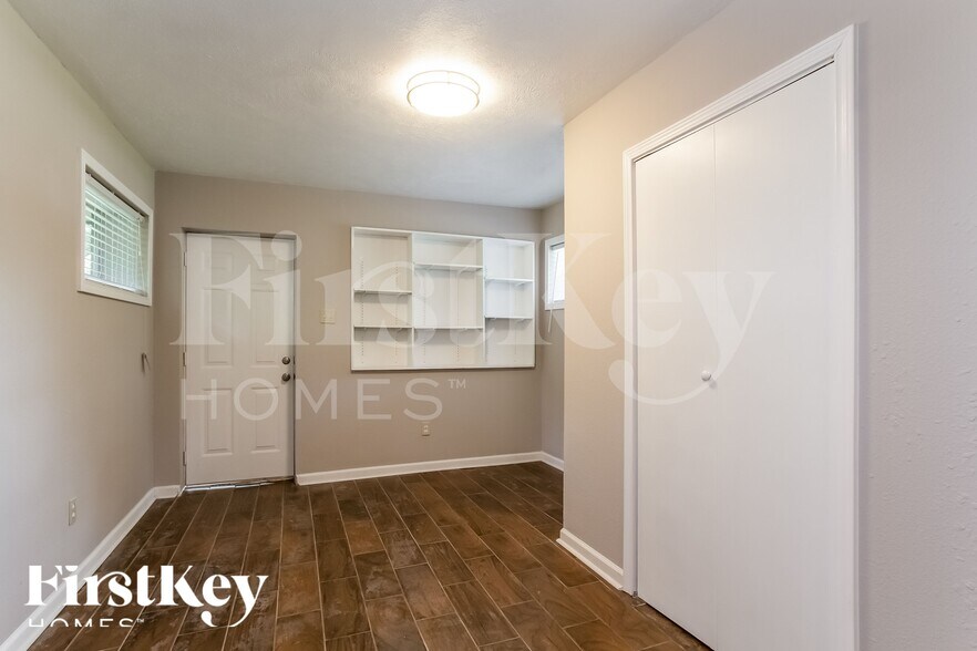 Building Photo - 2505 Texas Ave