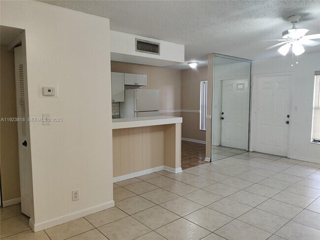 Building Photo - 5494 Courtyard Dr