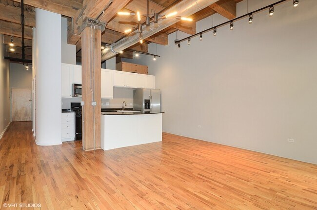 Building Photo - 1500 W Monroe St