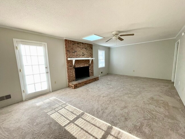 Building Photo - Irmo