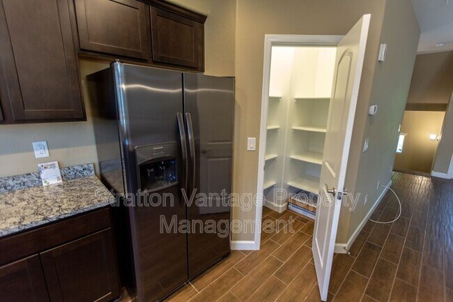 Building Photo - 240 W Juniper Ave