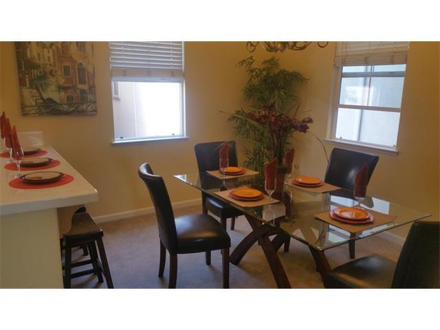 Building Photo - WILLOW GLEN - Beautiful townhome with balc...
