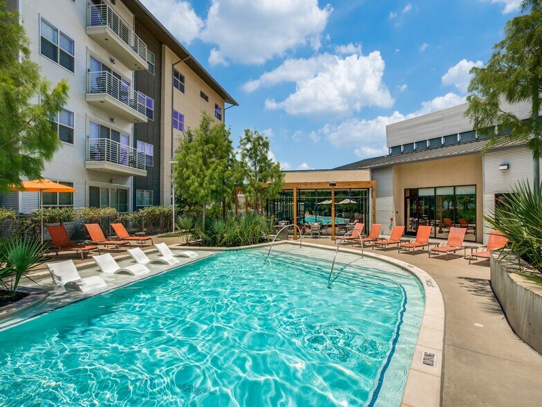Yorktown Luxury Apartments 660 Yorktown St Dallas TX 75208