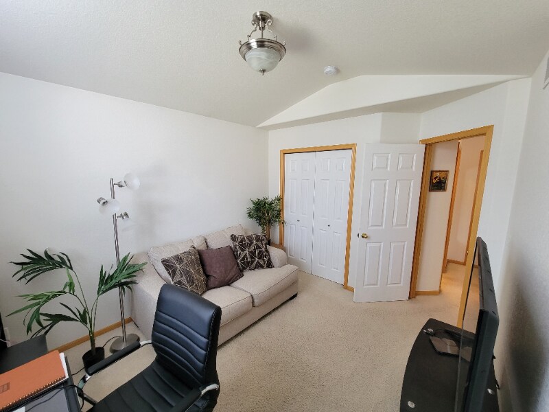 Building Photo - 456 Lavastone Ave