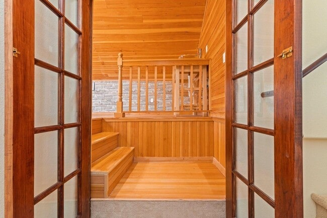 Building Photo - 4334 Vineyard Terrace