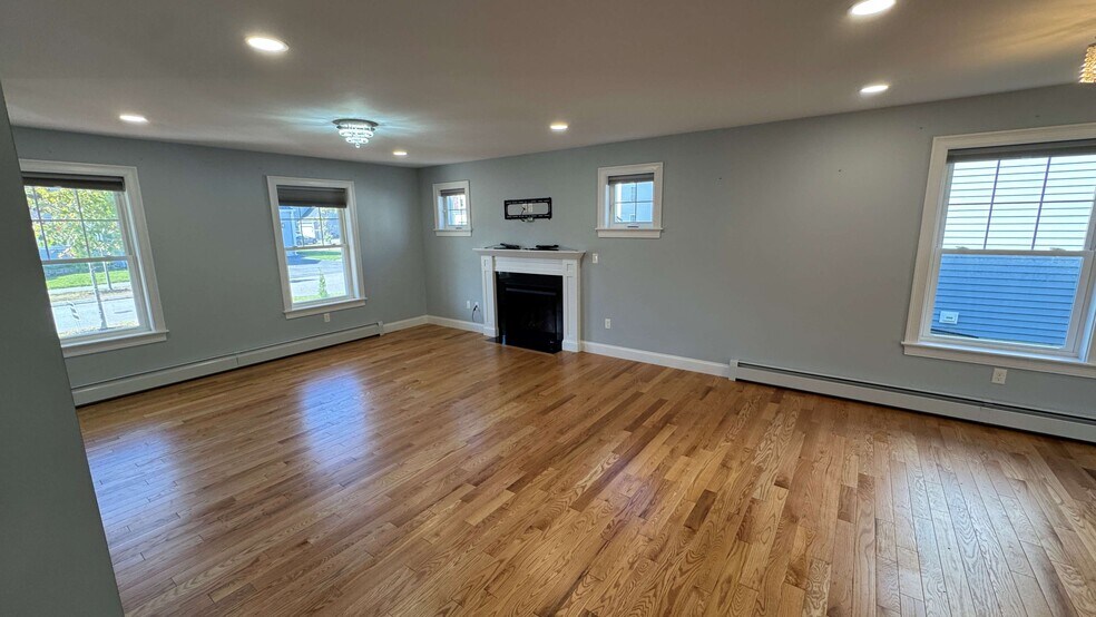 Building Photo - 38 Gristmill Ln