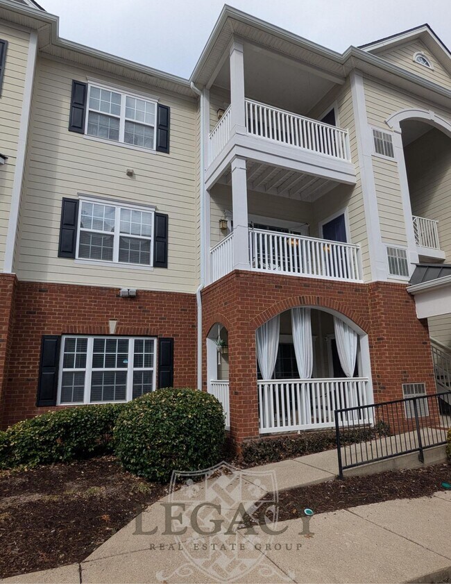 Primary Photo - 8045 Bienville Dr