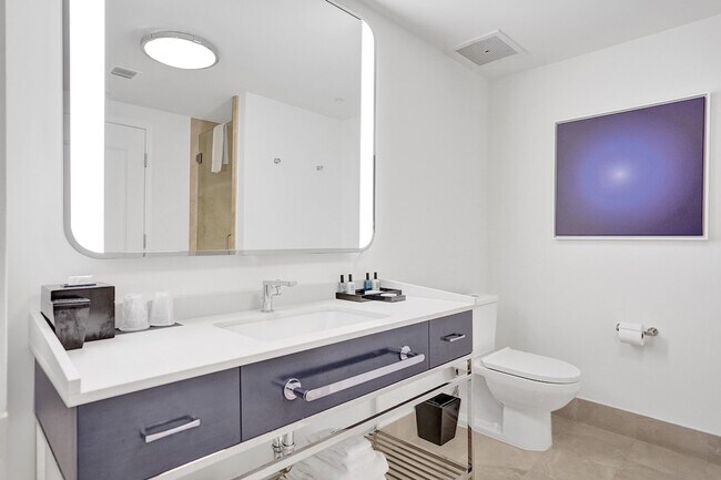 Building Photo - 4401 Collins Ave