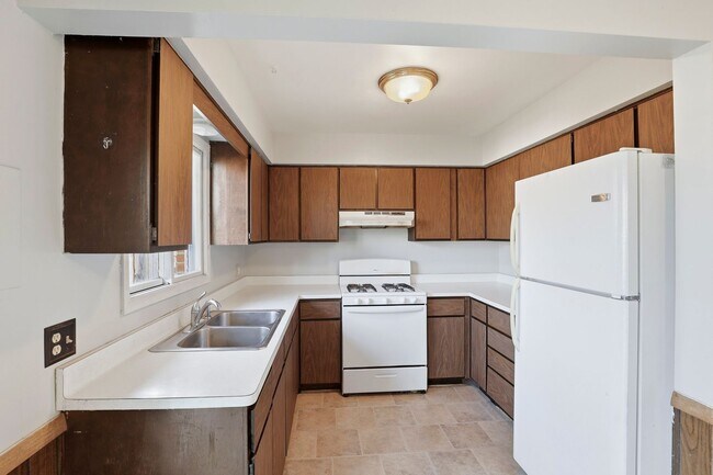 Building Photo - 846/848 Greenwood Court