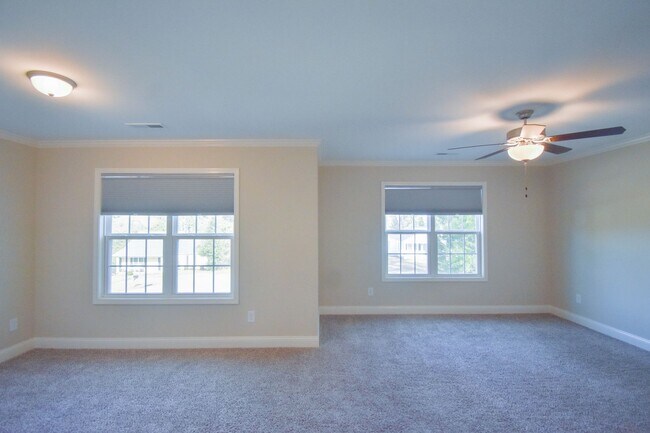 Building Photo - 3 Bedroom 2.5 Bathroom in Haymount - No Pets