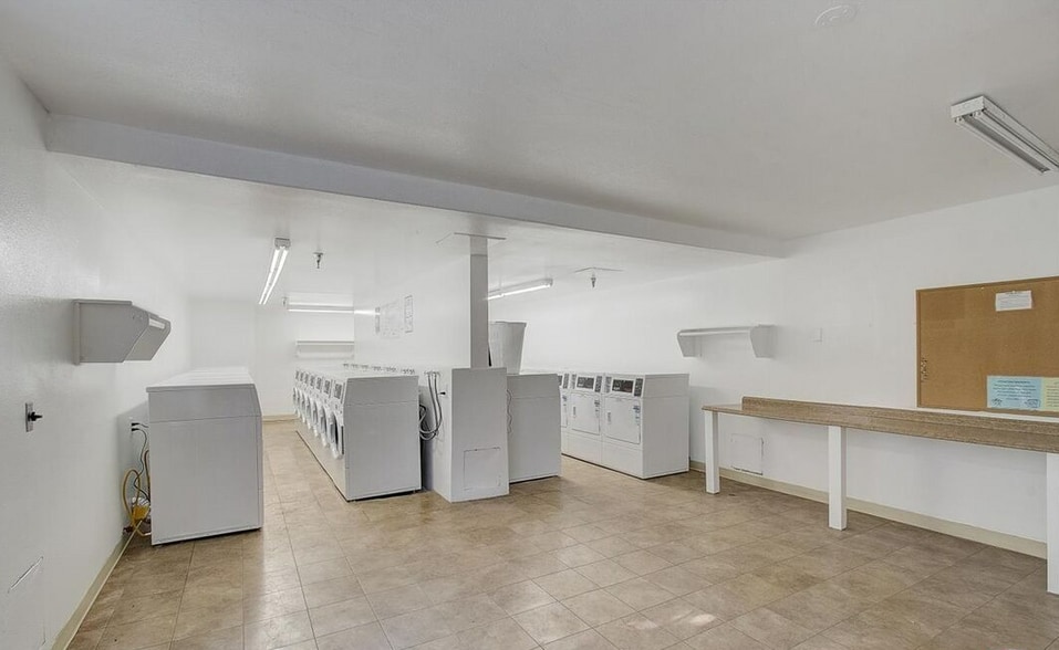 laundry 1 - 8650 Gulana Ave