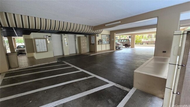 Building Photo - 225 Ka?iulani Ave