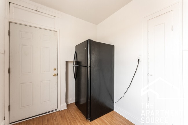 Building Photo - 2107 Grove Ave