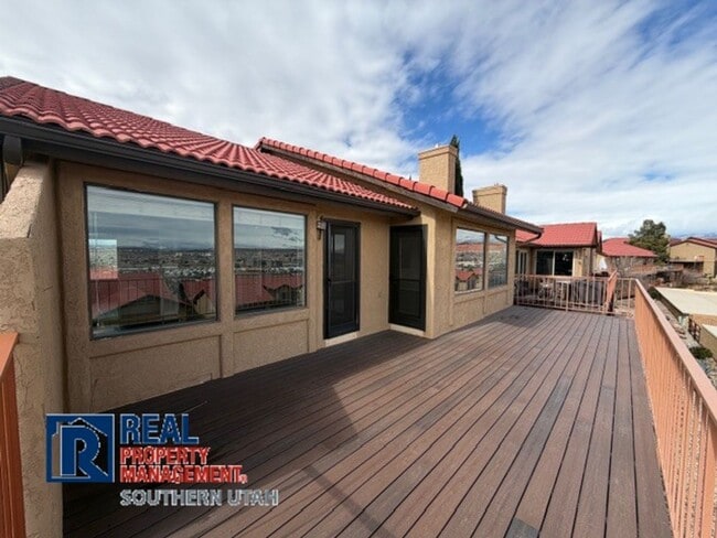 Building Photo - Garden South Condo with Views