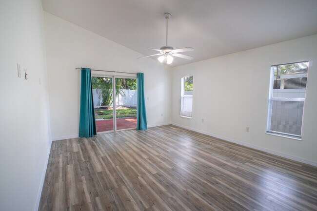 Building Photo - 7239 Rangi Dr