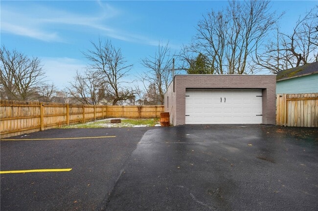 Building Photo - 6 Highland Park