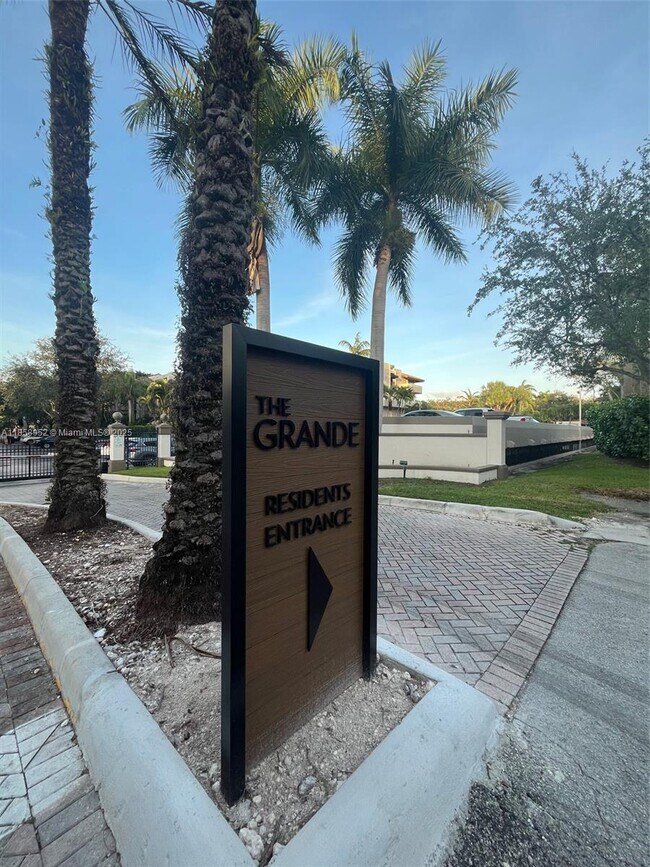 Building Photo - 9021 SW 94th St