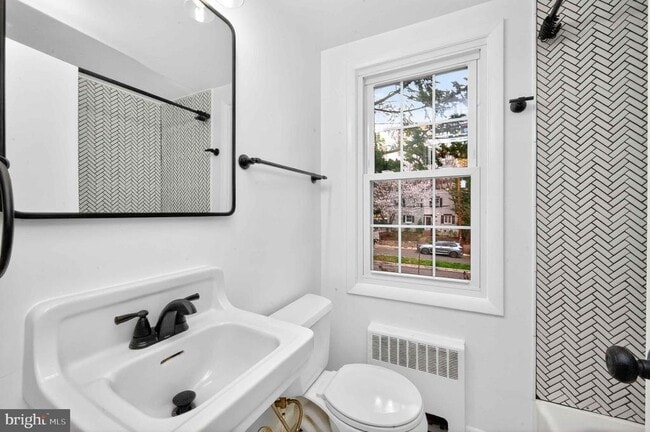 Building Photo - 8 Kennedy St