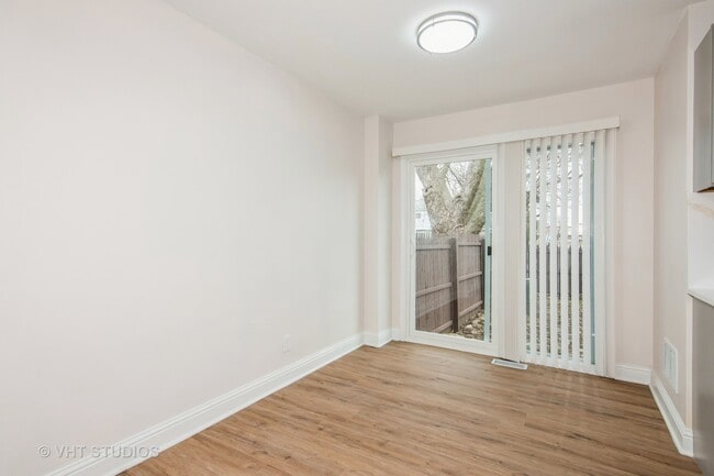 Building Photo - 452 Mallview Ln