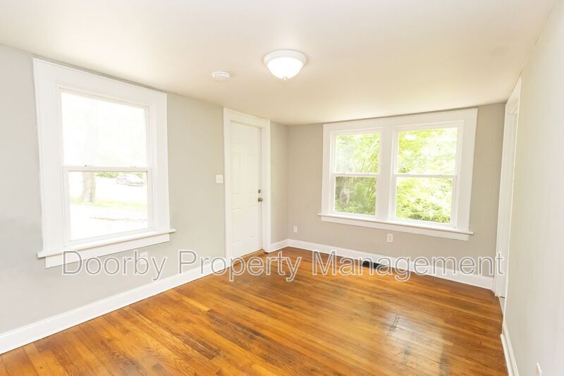 Building Photo - 1812 John Ross Rd