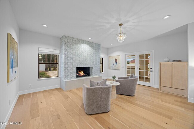 Building Photo - 10111 E Cholla St