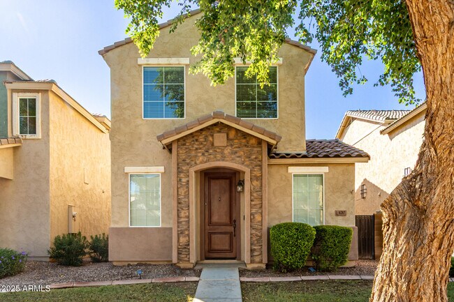 Primary Photo - 4287 E Tyson St