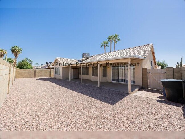 Building Photo - 4326 E Encinas Ave