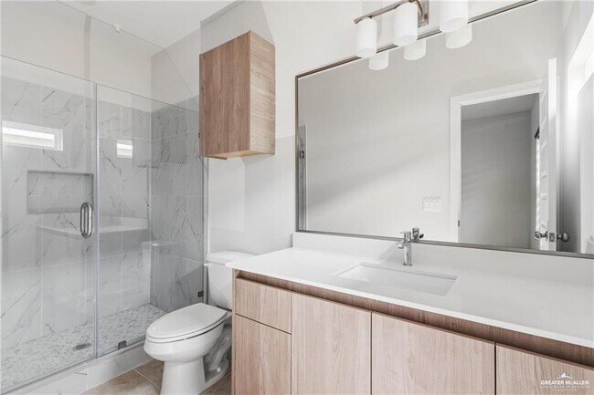 Building Photo - 402 N Alexandrite Ave