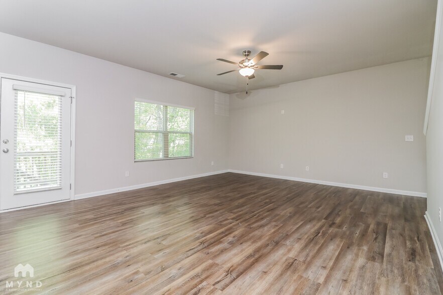 Building Photo - 222 Omega Ct